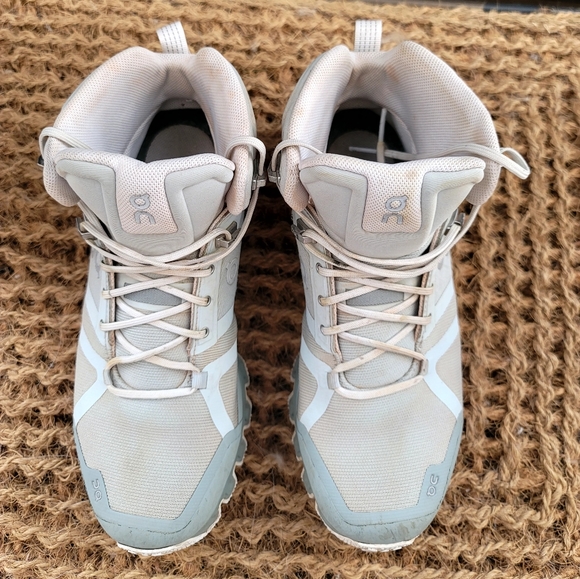 *SOLD* On cloudrock women's hiking boots size 9 - Picture 2 of 9